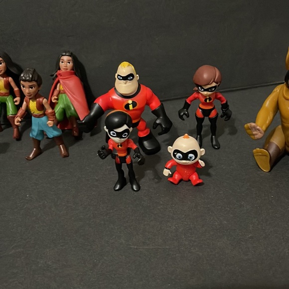 DISNEY FIGURES RAYA AND THE DRAGON - Picture 3 of 6